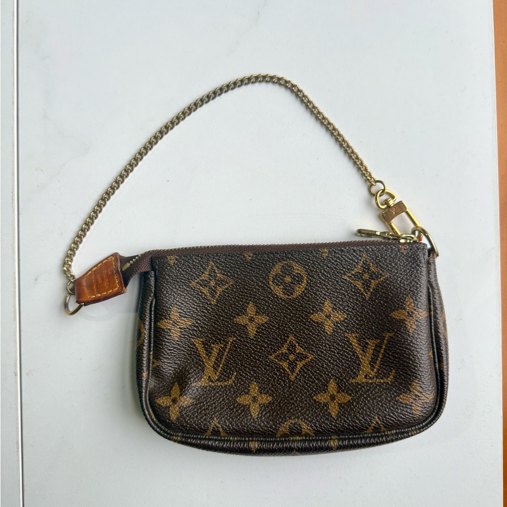 Louis Vuitton Monogram Mini Pochette